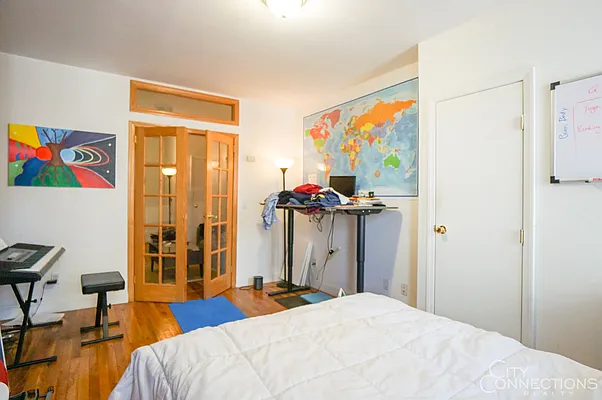 Rented by City Connections Realty | media 8