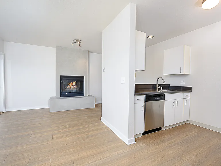 3809 Whitman Ave N — Photo 9