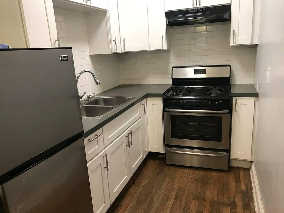 2nd image of 1221 N Vermont Ave APT 437