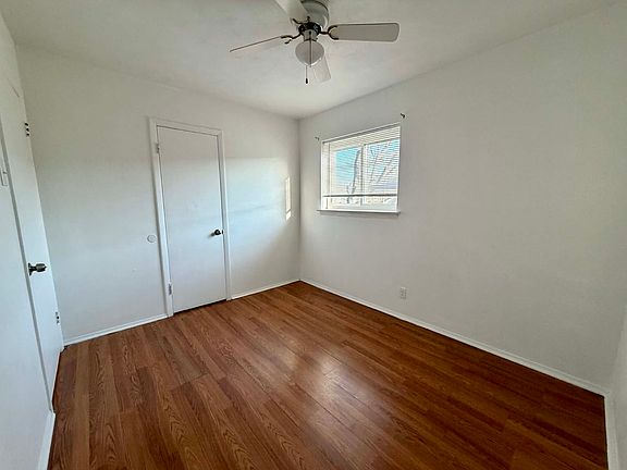 3rd image of 321 La Salle Dr