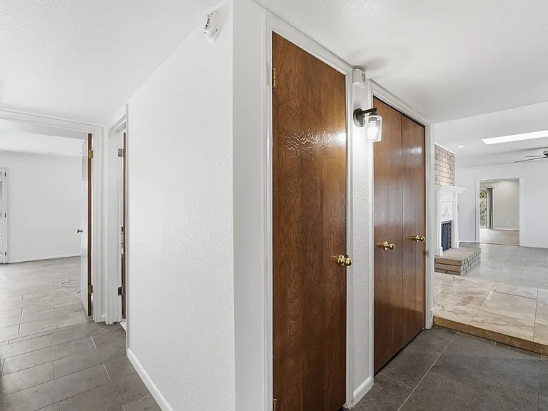 2051 E Hermosa Dr — Photo 37