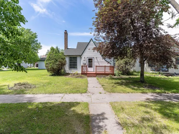 221 8th St N, Breckenridge, MN 56520