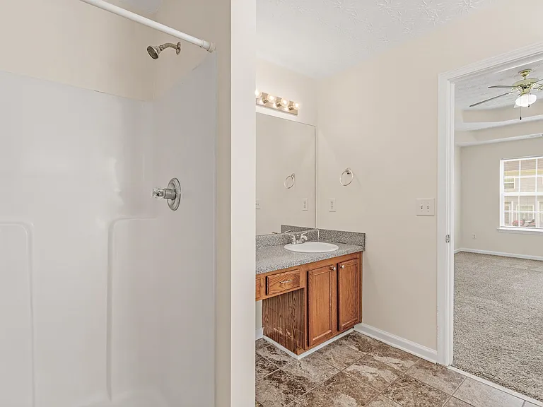 310 Sarasota Ln — Photo 46
