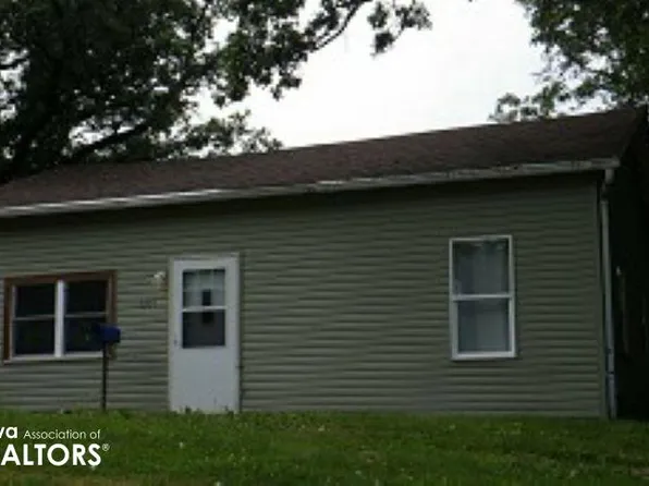 1009 9th St, Corning, IA 50841