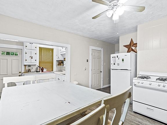 3rd image of 81 River St #85
