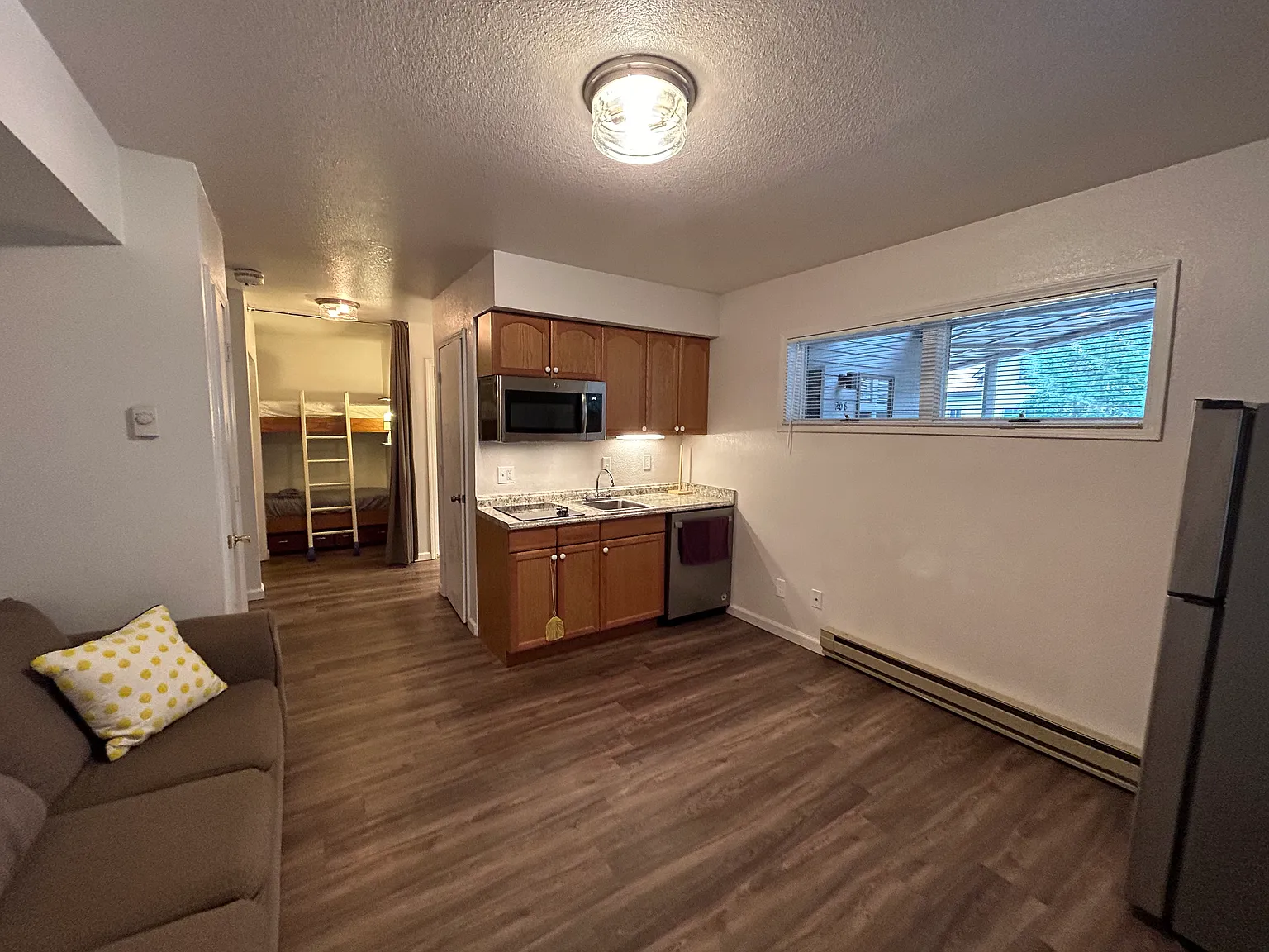 651 W Pacific Ave — Photo 1