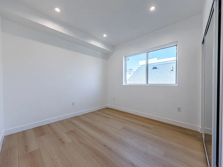 2424 S West View St — Photo 28