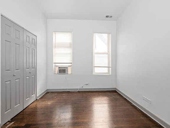5th image of 2026 S Washtenaw Ave APT 2M