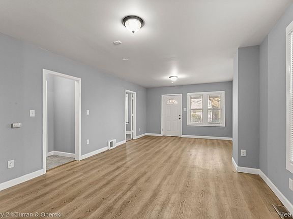 4th image of 15840 Dexter Ave