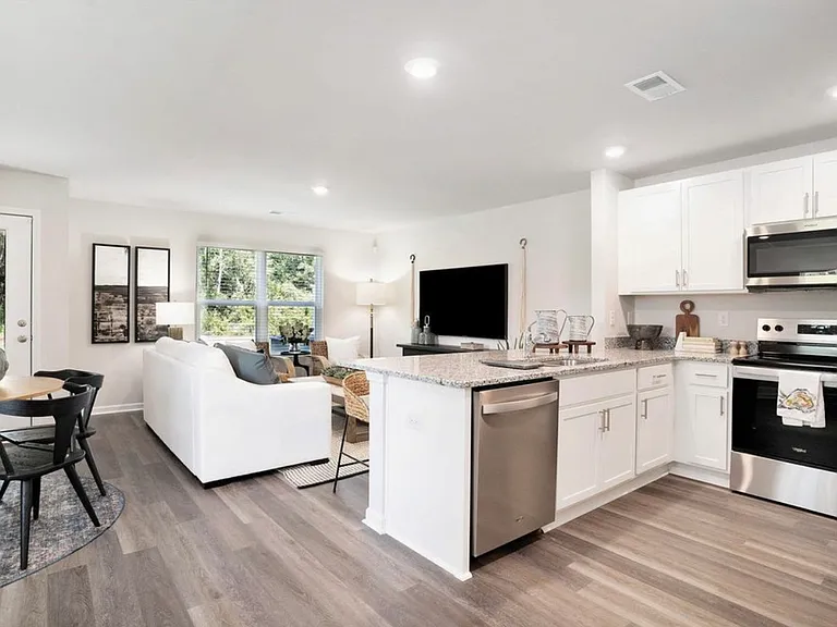 319 Honeystone St — Photo 12