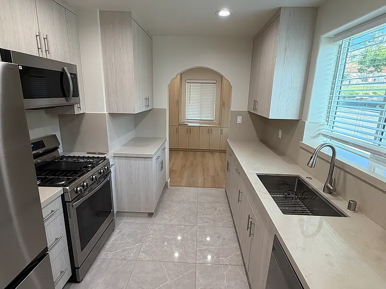 1090 E Verdugo Ave — Photo 10