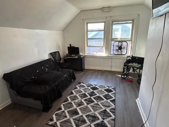 37 Peck Ave Floor 3, Newark, NJ 07107