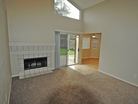 5th image of 8155 Derbyshire Cir