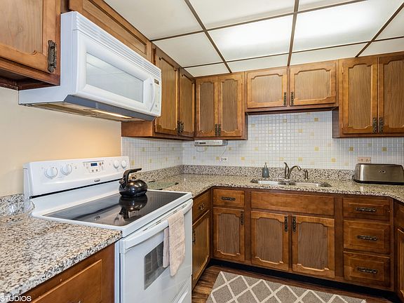 5th image of 5540 Walnut Ave APT 21C