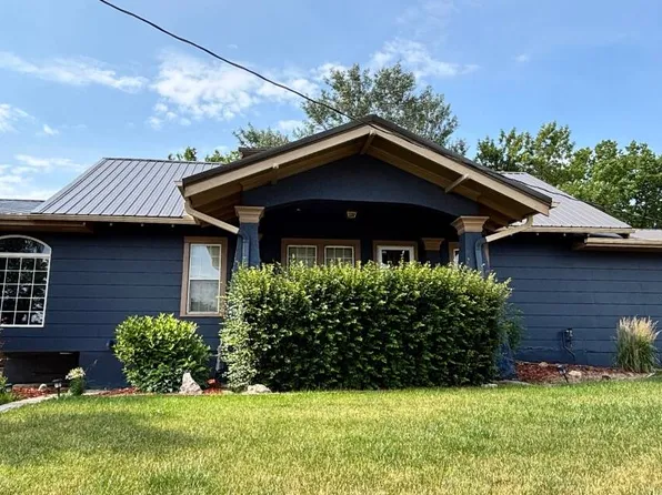 125 W 5th St, Winner, SD 57580