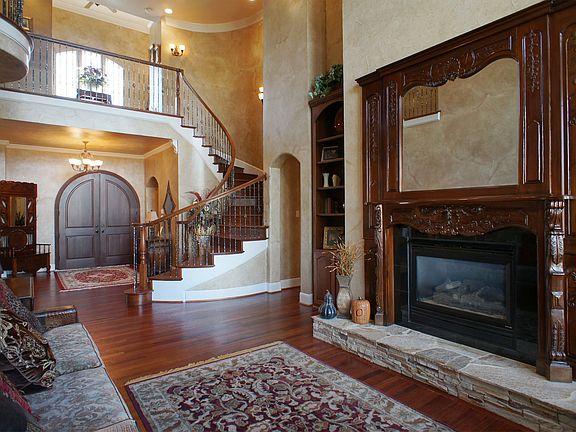 3rd image of 1617 Emerald Green Ln