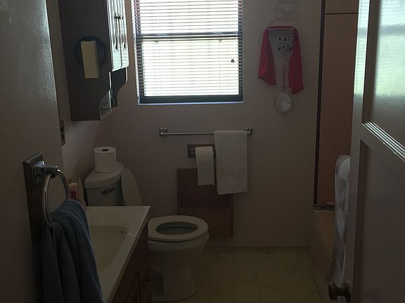 2nd image of 2537 N Genevieve St