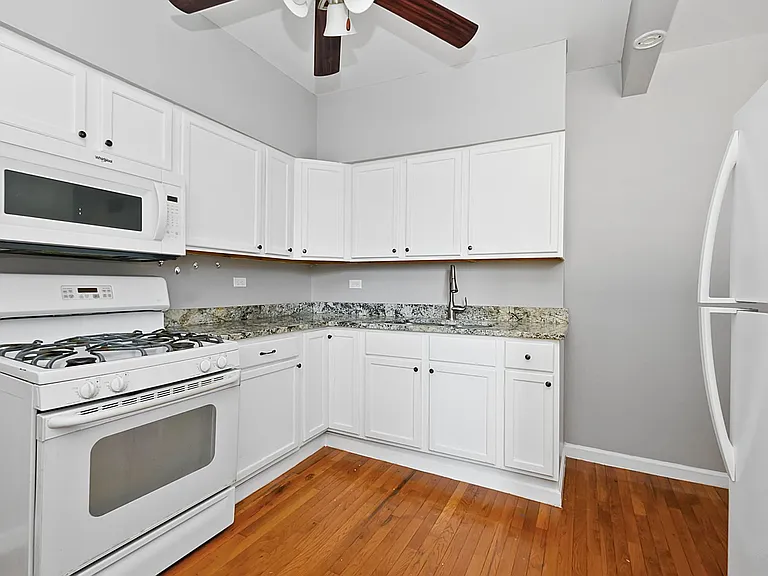 6200 S Albany Ave — Photo 4