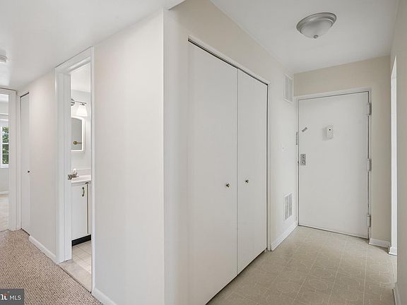 3rd image of 10 Brooking Ct Unit 302