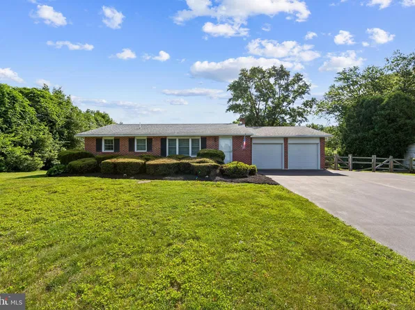 23 S Hunting Hills Dr, Landenberg, PA 19350