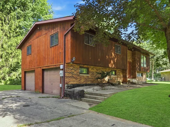 6336 Sycamore Blf, Coloma, MI 49038