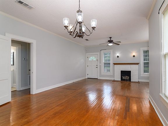 4th image of 3411 Broadmoor Blvd