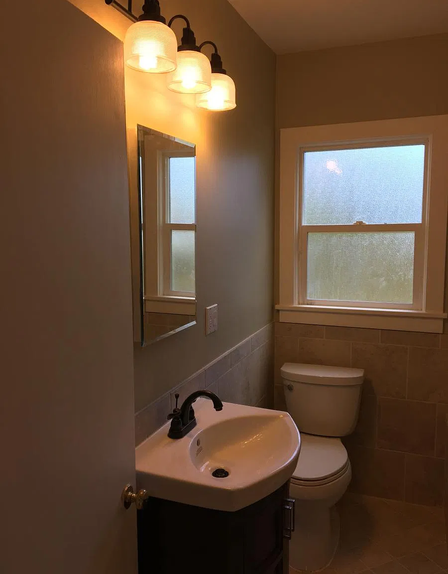 5 bed, 2350 sqft, $4,950 — Photo 4