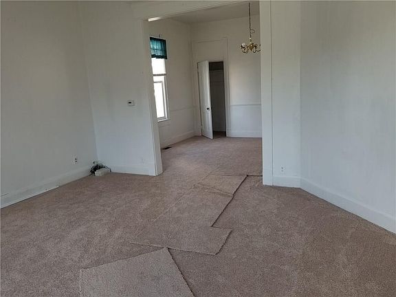 5th image of 315 E Washington St