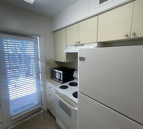 4th image of 312 Columbia Dr #312