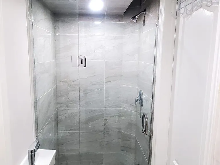 851 Clemens Cres #LOWER LEVEL — Photo 14