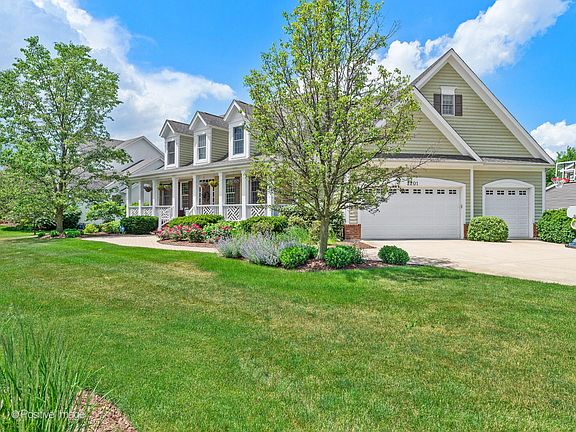 3rd image of 2201 Warrenville Ave