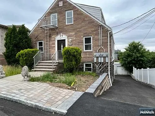 1014 Ponsi St Photo 1