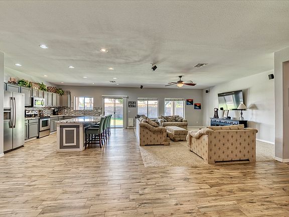 2nd image of 1085 E San Carlos Way