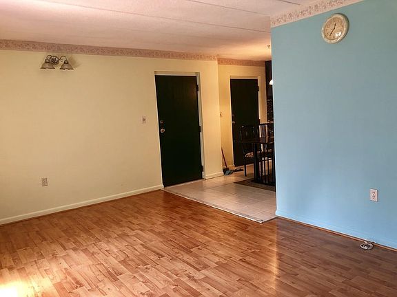 2nd image of 141 Commercial St APT 6