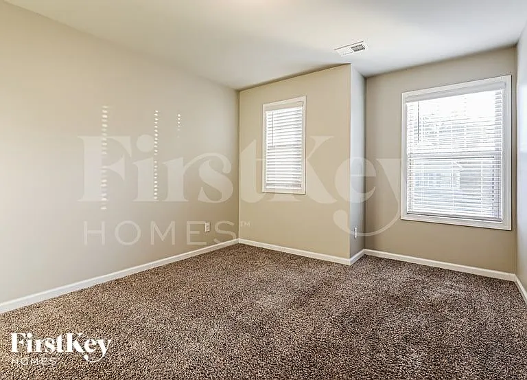 3172 Baylor Cir — Photo 10