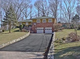 26 Starlight Dr, Morristown, NJ 07960