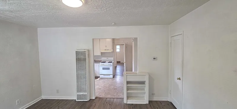 2 bed, 1.0 bath, 900 sqft, $1,400 — Photo 3