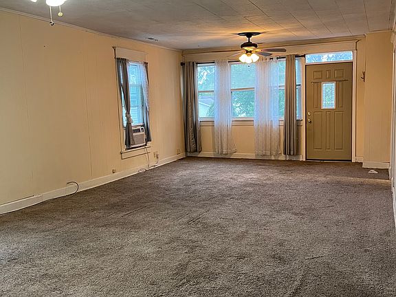 3rd image of 129 1/2 W 8th St
