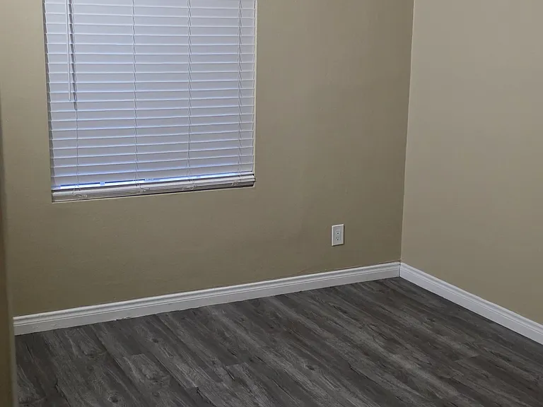 1420 Putnam Ave #8 — Photo 3