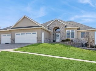 203 Karen Dr, Williamsburg, IA 52361