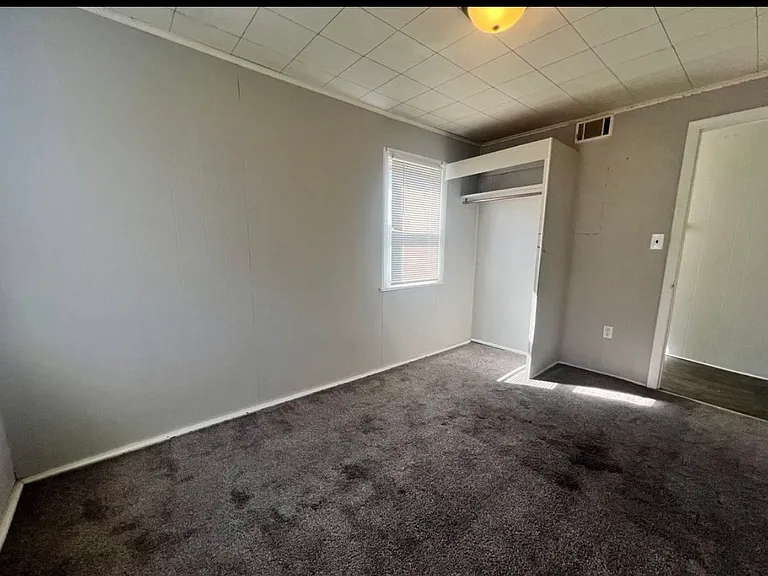 149 N West St #2 — Photo 7