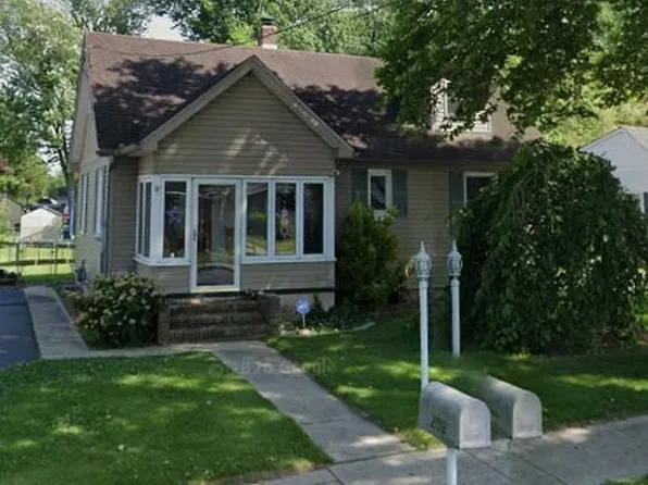 202 Chestnut St, Salem, NJ 08079