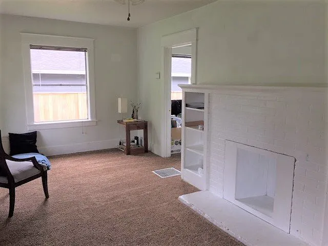 1032 NE Madrona St — Photo 3