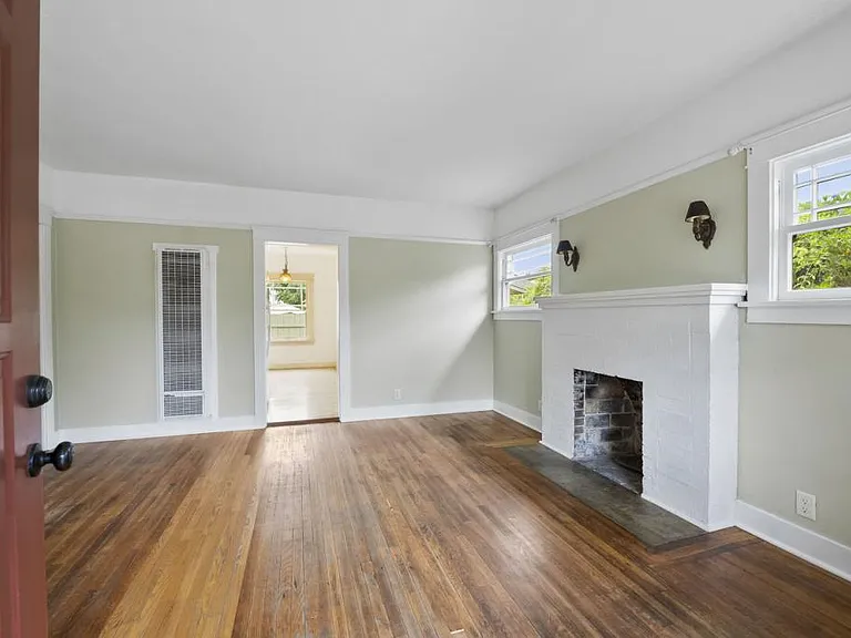 751 W 7th Ave — Photo 5