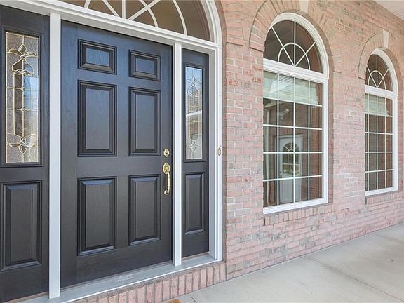 4th image of 6546 Clubview Dr