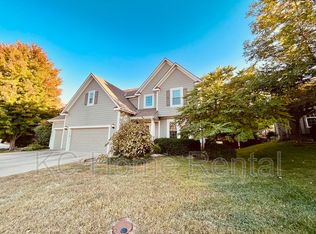 6324 Brownridge Dr, Shawnee, KS 66218