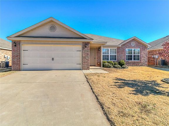 3rd image of 2536 Canyon Creek Dr