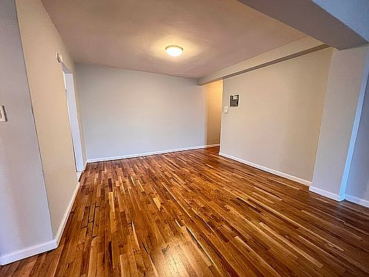 5th image of 93-35 Lamont Ave #3K