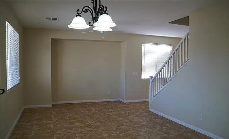3 bed, 2.5 bath, 1580 sqft, $1,895 — Photo 2