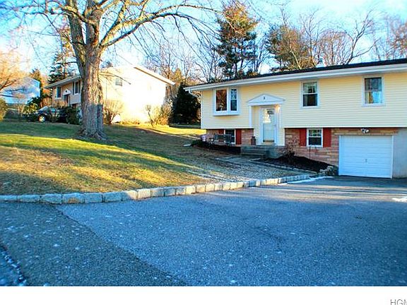 2nd image of 5 Hood Pl